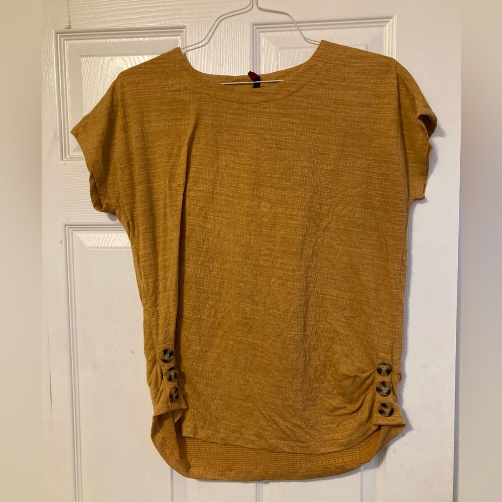 Women’s Love Scarlett Shirt Size L